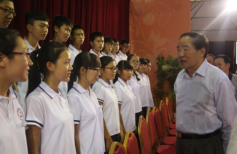 “永威慈善陽光基金”捐贈儀式 “永威慈善陽光基金”捐贈儀式